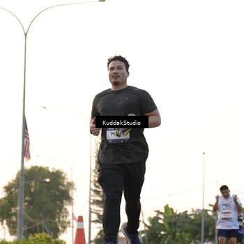 Runner Photo 7777715