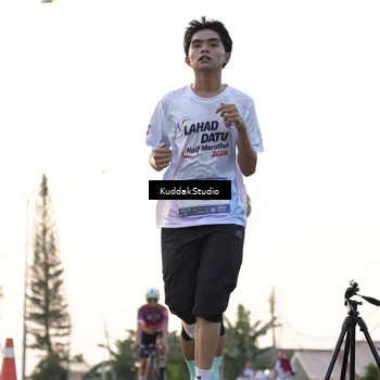 Runner Photo 7777759