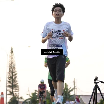 Runner Photo 7777766