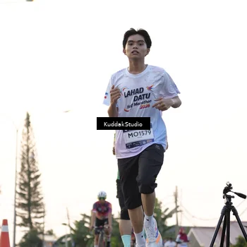 Runner Photo 7777768