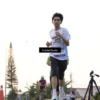 Runner Photo 7777773