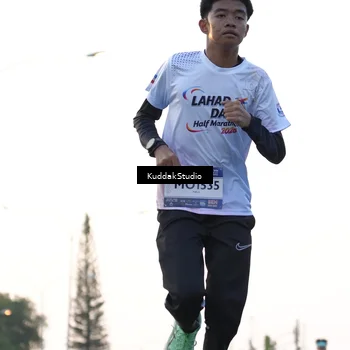 Runner Photo 7777781