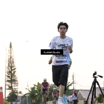 Runner Photo 7777787