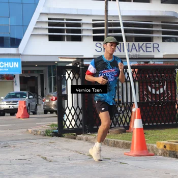 Runner Photo 7777831