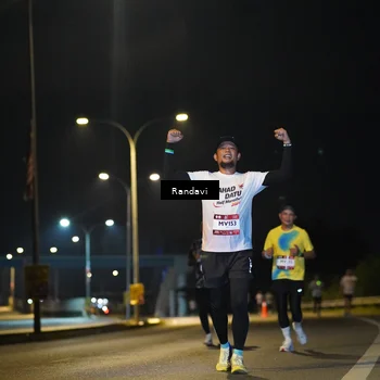 Runner Photo 7777845