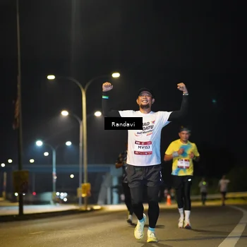 Runner Photo 7777855