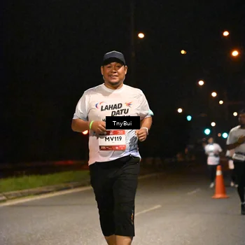 Runner Photo 7777873