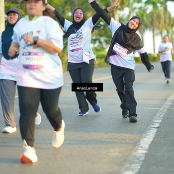 Runner Photo 7777887