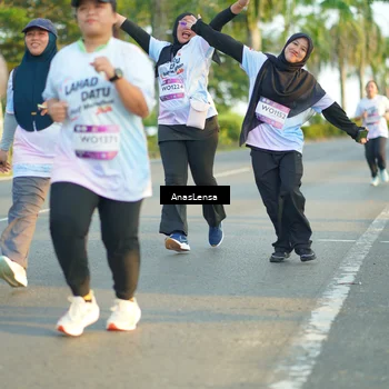 Runner Photo 7777896
