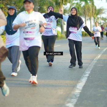 Runner Photo 7777897