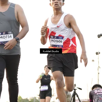 Runner Photo 7777909