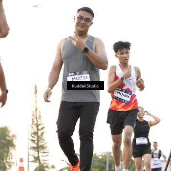 Runner Photo 7777913