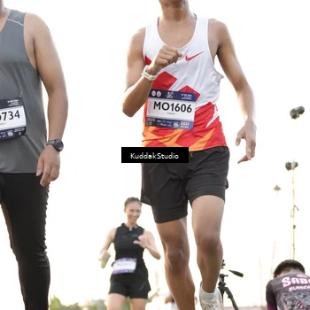 Runner Photo 7777916