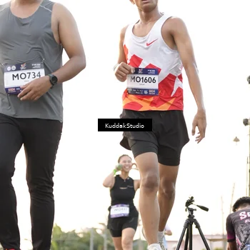 Runner Photo 7777919
