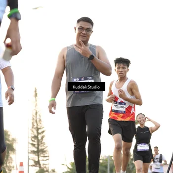 Runner Photo 7777923