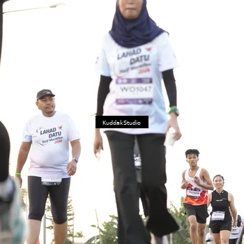 Runner Photo 7777943