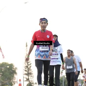 Runner Photo 7777959