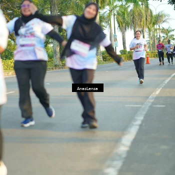 Runner Photo 7777974