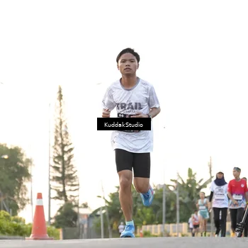 Runner Photo 7777981