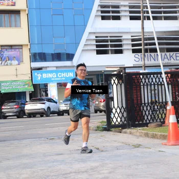 Runner Photo 7777991