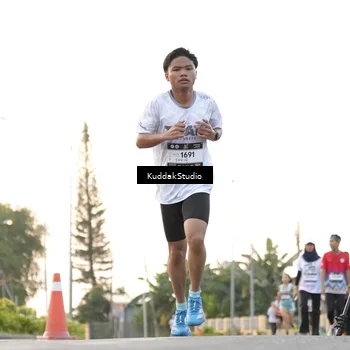 Runner Photo 7777998