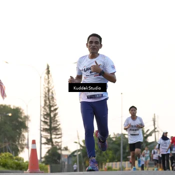 Runner Photo 7778001