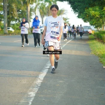 Runner Photo 7778244