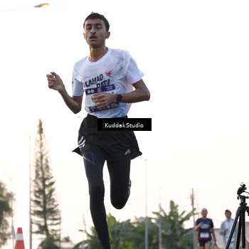 Runner Photo 7778383