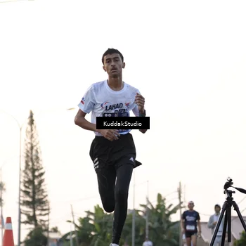 Runner Photo 7778396