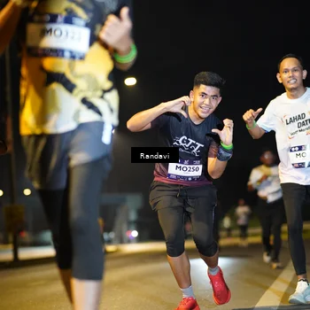 Runner Photo 7778923