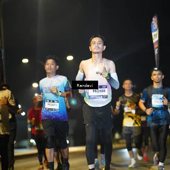 Runner Photo 7778981