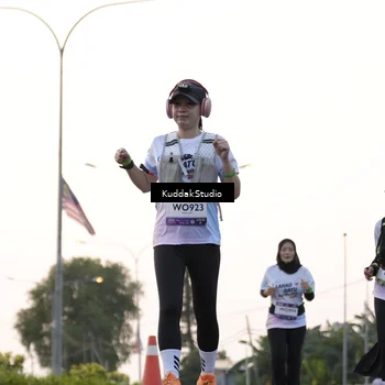 Runner Photo 7779024