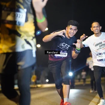 Runner Photo 7779088