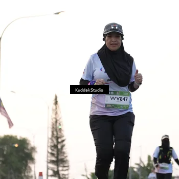 Runner Photo 7779105
