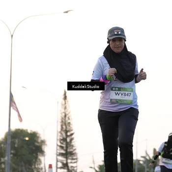 Runner Photo 7779112