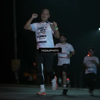 Runner Photo 7779137