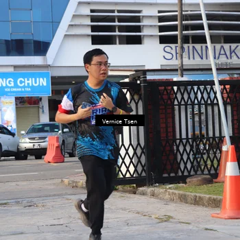 Runner Photo 7779391