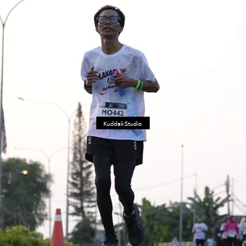 Runner Photo 7779471