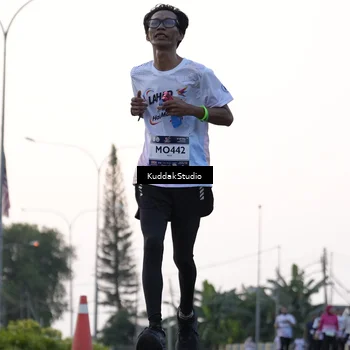 Runner Photo 7779478