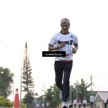 Runner Photo 7779513