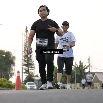 Runner Photo 7779785