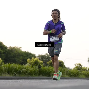 Runner Photo 7779873