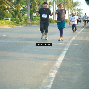 Runner Photo 7779890