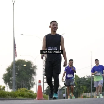 Runner Photo 7779898