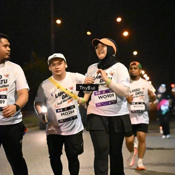 Runner Photo 7779913