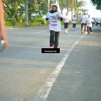Runner Photo 7780006