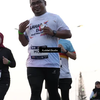 Runner Photo 7780021