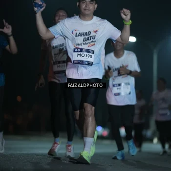 Runner Photo 7780036