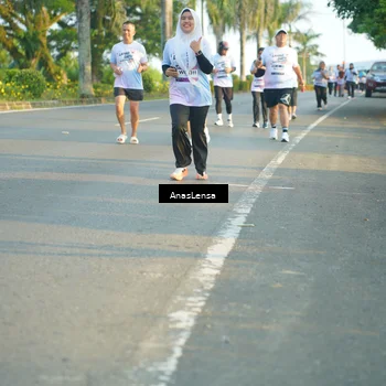 Runner Photo 7780044