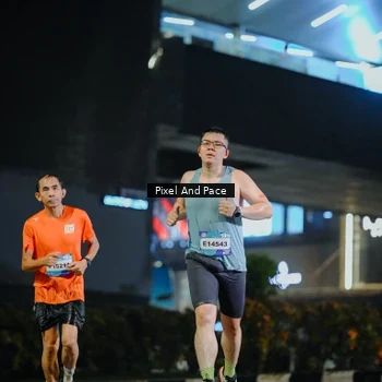 Runner Photo 7780100